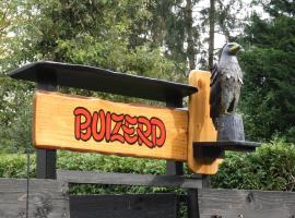 Chalet Buizerd in Koudhoorn #omgeven door bos# tussen Garderen en Putten, hotel em Putten