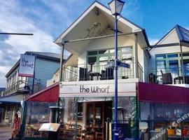 The Wharf Seaview Apartments by AVI, hotel with pools in Akaroa