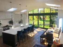 HAYFIELD COTTAGE spacious detached luxury home