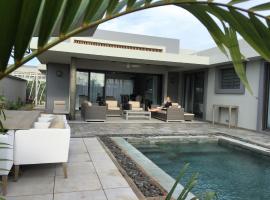 Luxury Villa at Royal Park Sandpiper, holiday home in La Bergerie
