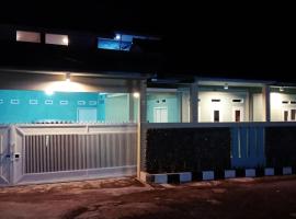 Guesthouse - Biru Homestay, Cottage in Cilimus