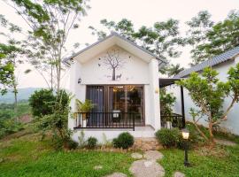 Dream Villas Thạch Thất Venuestay, hotel sa parkingom u Hanoju
