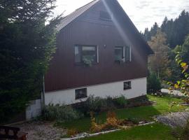 Chalupa Benecko-M.86，位于贝内茨科的别墅