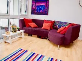 Lovely 2 Bedroom Apartment with Balcony and Sea views
