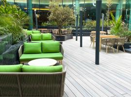 Al Khoory Sky Garden Hotel, hotel a prop de Aeroport internacional de Dubai - DXB, a Dubai