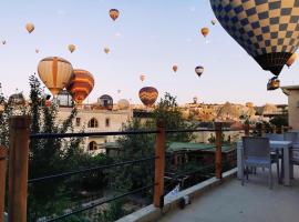 Falcon Cave Suites, hotel em Goreme