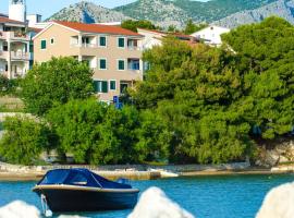 Villa Lidija, hotel para famílias em Omiš