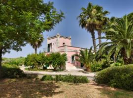 Villa Sirgole Rosa with Pool, Galatina: Cutrofiano'da bir havuzlu otel