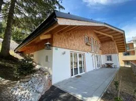 Chalet Salzburg, Dienten