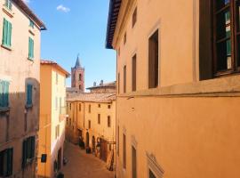 Ancient House in the Historic Center of Sarteano, hotel in Sarteano