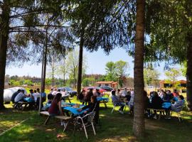 TEIRABOA BASE CAMP, camping en Arzúa