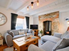 Finest Retreats - Scallop Cottage, hotel Porthlevenben