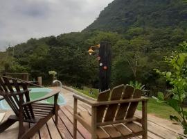 카시미루 데 아브레우에 위치한 롯지 Serra Mar à beira rio , rafting, suites, lofts, e Casas