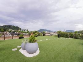 Luxury House near KL City for Vacation and Retreat、アンパンのホテル