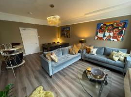 Impeccable 4-Bed Apartment in Central Bath, apartment in Bath