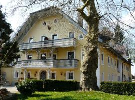 Pension Gut Horn, hotel with parking in Waging am See