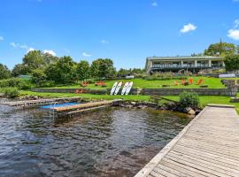 Baptiste Lake Lodge, beach hotel in Harcourt