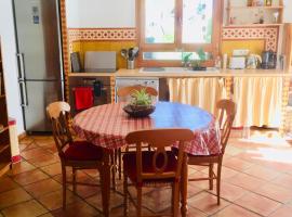 Rez de jardin de chalet bois , calme et verdure !, ξενοδοχείο σε Saint-Martin-Vesubie