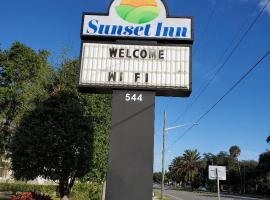 Sunset Inn Daytona Beach, hotel  v blízkosti letiska Daytona Beach International Airport - DAB
