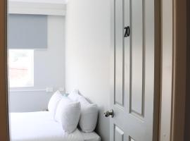 Five Islands Hotel, hotel v destinaci Cringila