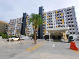 Chateau Hotel & Apartments, hotell i Pathum Thani