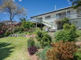 Libeau Lane Views - Akaroa Holiday Home