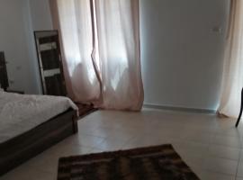 Nice and attractive villa ,fully furnished opposite south beach and Tala By - Aqaba City, hotel di Aqaba