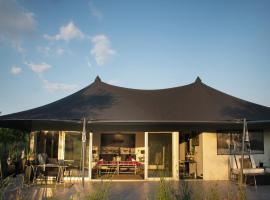 SUJ&Aacute;N JAWAI - Relais & Chateaux, luxury tent in Pāli