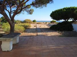 Casa La Gaviota con acceso privado a la playa, hotel in Mazagón