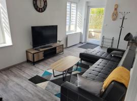 charmant appartement confort déco neuf , proche Epinal et Lac de Bouzey, aluguel de temporada em Uxegney
