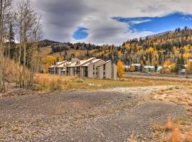 Walk to Giant Steps Lift - Brian Head Condo, hotel in Brian Head