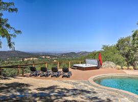 Luxe Auburn Hideaway with Tennis Court and Views!, vila di Auburn