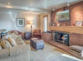 Bear Claw 202 - Ski-in Ski-out Condo!