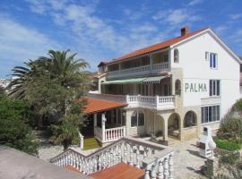 Palma Guesthouse, guest house in Rab