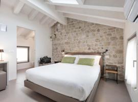 Portone180 Guest House, hotel v destinaci Roveredo in Piano