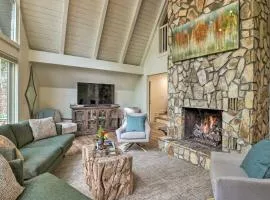 1 Mi to Town Chalet-Style Highlands Retreat