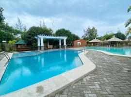 RedDoorz @ Les Amoure Beach Resort Zambales, Hotel in Sinabacan