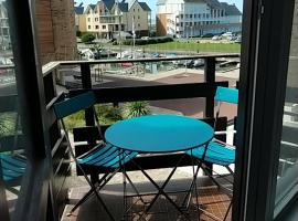 Studio Deauville-Les Marinas,vue mer et bassin, hotel a Deauville