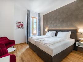 Hotel Dvorec, hotel a Tolmin