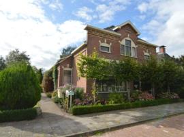 Ruim appartement in oude bakkerij, hotel with parking in Gasselternijveen