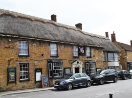 The George Hotel, hotel u gradu Castle Cary