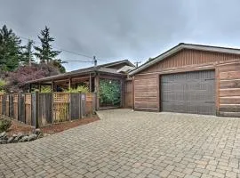 Quiet and Cozy Eureka Home Near Sequoia Park and Zoo!