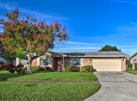 Contemporary Clearwater Home with Private Pool!, cottage in Clearwater