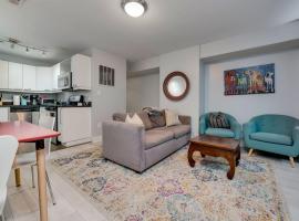 Charming 2BD in Hip Neighborhood - 3 Blks to Metro, hotel near Adams Memorial, Washington