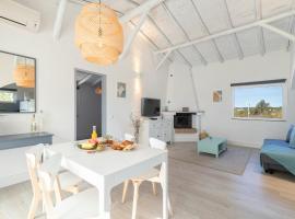 Palmeiras Cottages, glamping site in Mexilhoeira Grande