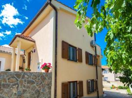 Apartment in Porat - Insel Krk 13032, hotel in Porat