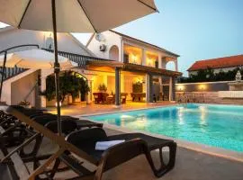 Holiday House San Mario - Pets Friendly Rural Home