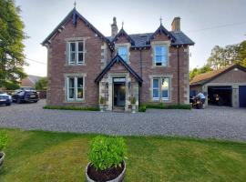 Merlindale, hotel with parking in Crieff