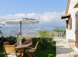 Cottage Assolata overlooking the Orcia valley in Tuscany, lacný hotel v destinácii Radicofani