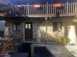 Casa Rural MADRESELVA 2, casă la țară din Navelgas